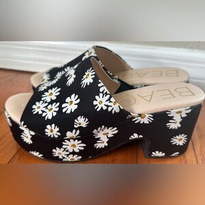 Beach by Matisse Terry Platform Sandal Clogs Floral Sunflower Pattern